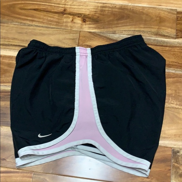 Nike running shorts - Picture 2 of 3